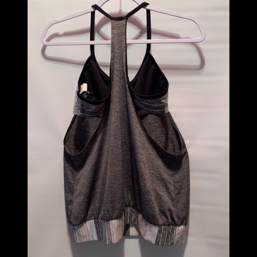 NIKE Women’s Workout Top - Picture 3 of 7